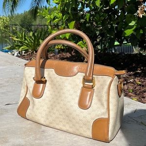 AUTHENTIC GUCCI vintage leather purse!